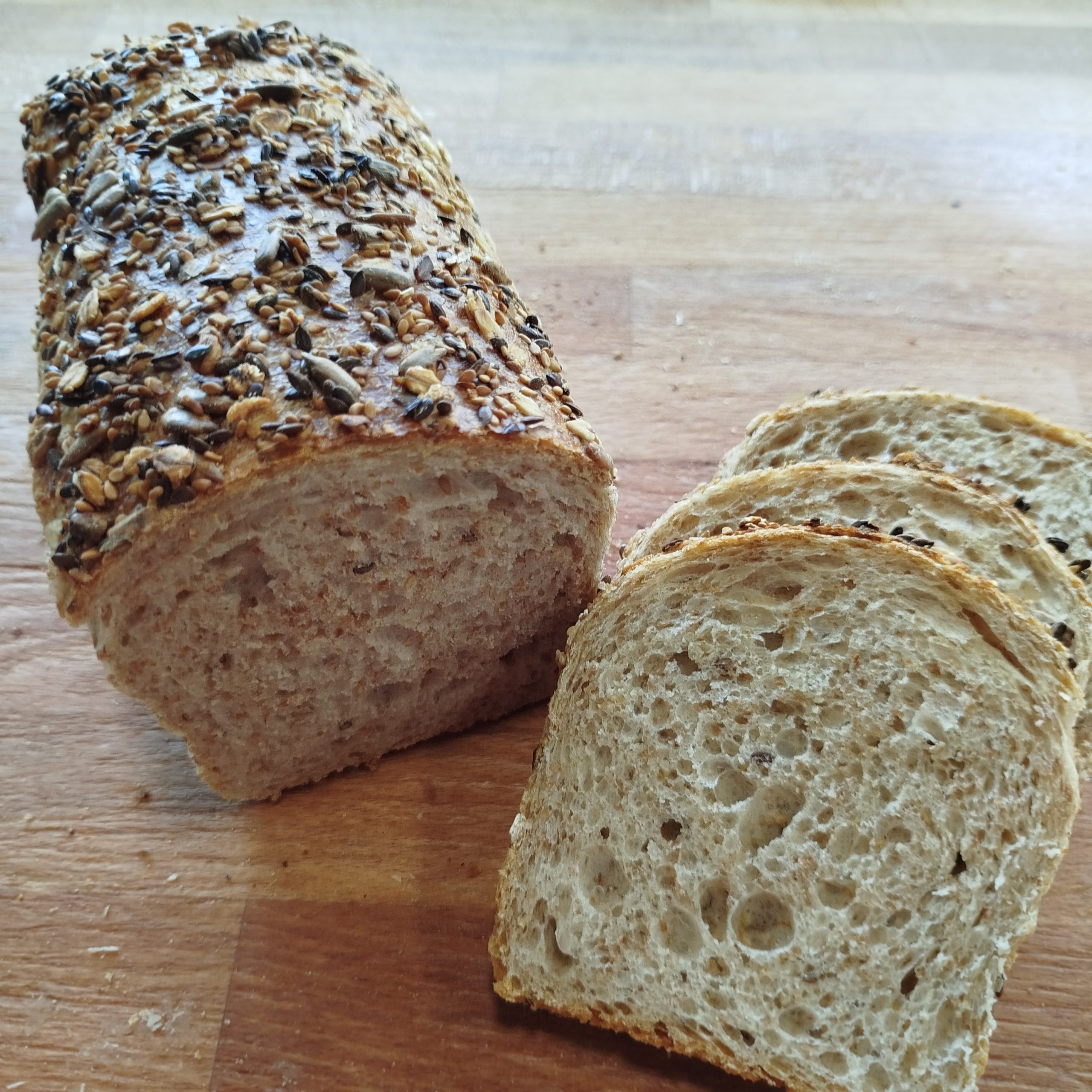 PAN DE MOLDE INTEGRAL CON SEMILLAS